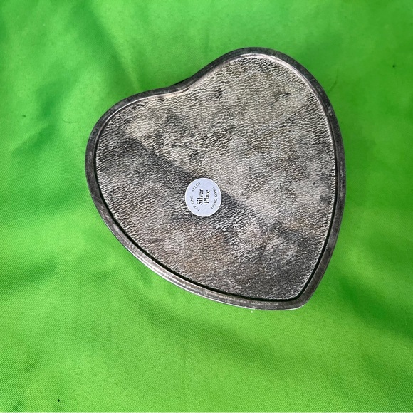 Silver Plated Heart Shaped Metal Box - Picture 3 of 5